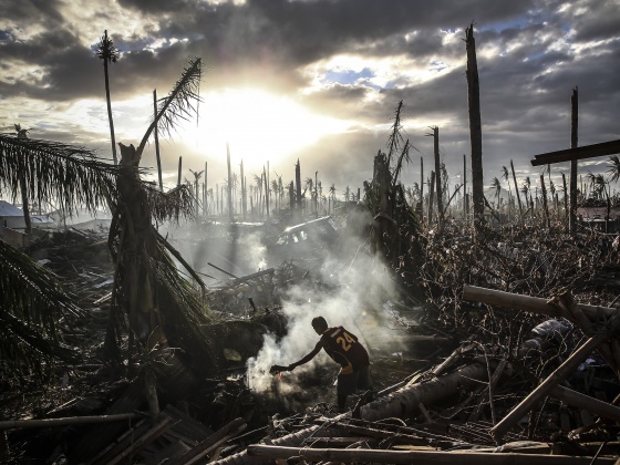 Volunteer for Haiyan Victims