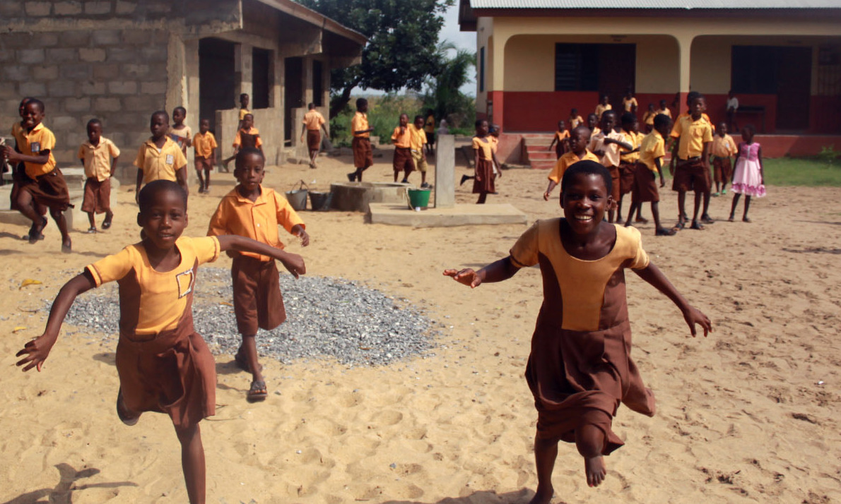 2018, volunteering in Ghana- teaching Ghananian children